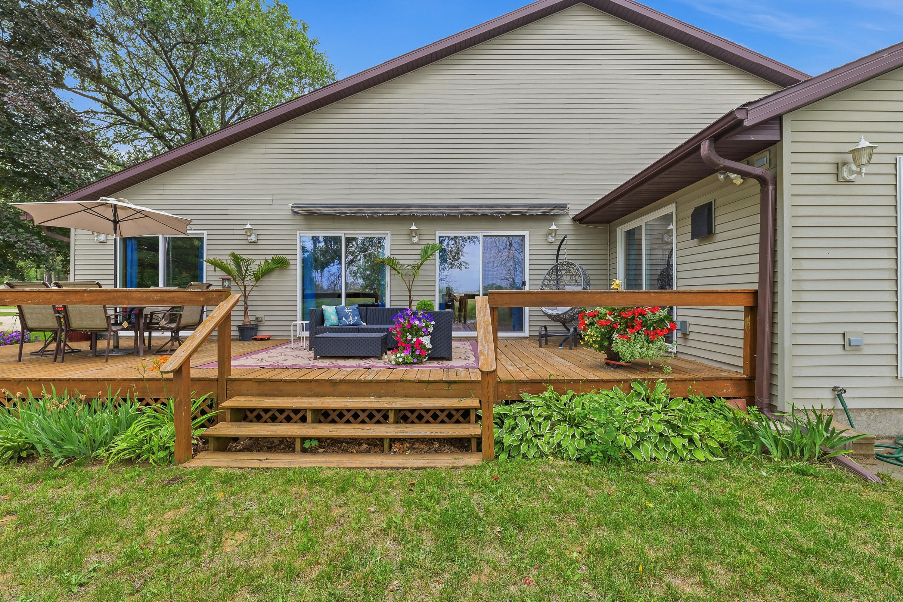 W2632 Fox Lane Montello, WI 53949 - Photo 8 of 32 Deck