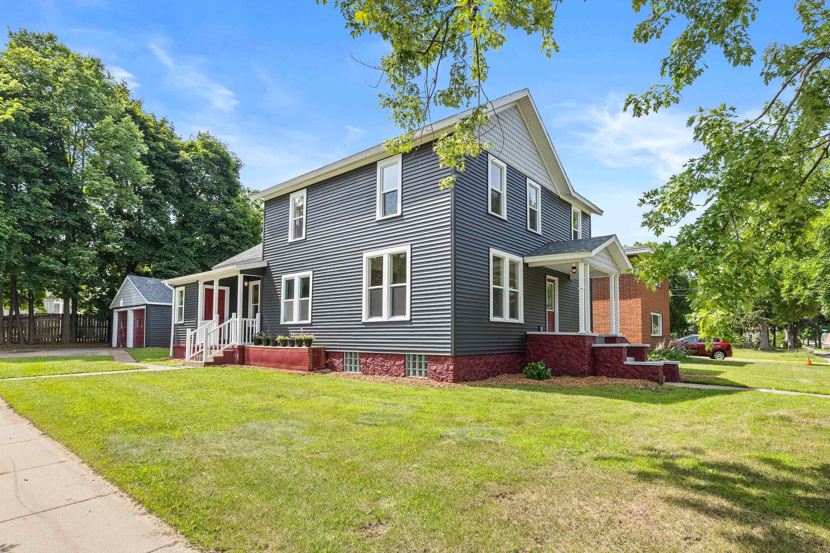 1025 Wisconsin Street Stevens Point, WI 54481 - Photo 2 of 36