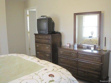 612 Sarah Lane Milan, MI 48160 - Photo 8 of 19 Master Bedroom view 2.jpg