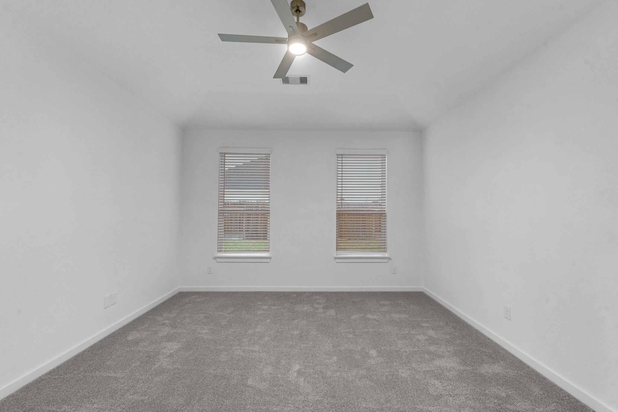 3114 Spitfire Drive Rosenberg, TX 77471 - Photo 9 of 38 Gallery Image 9