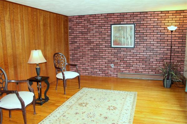 76 Indian Road Waltham, MA 02451 - Photo 4 of 18 Gallery Image 4