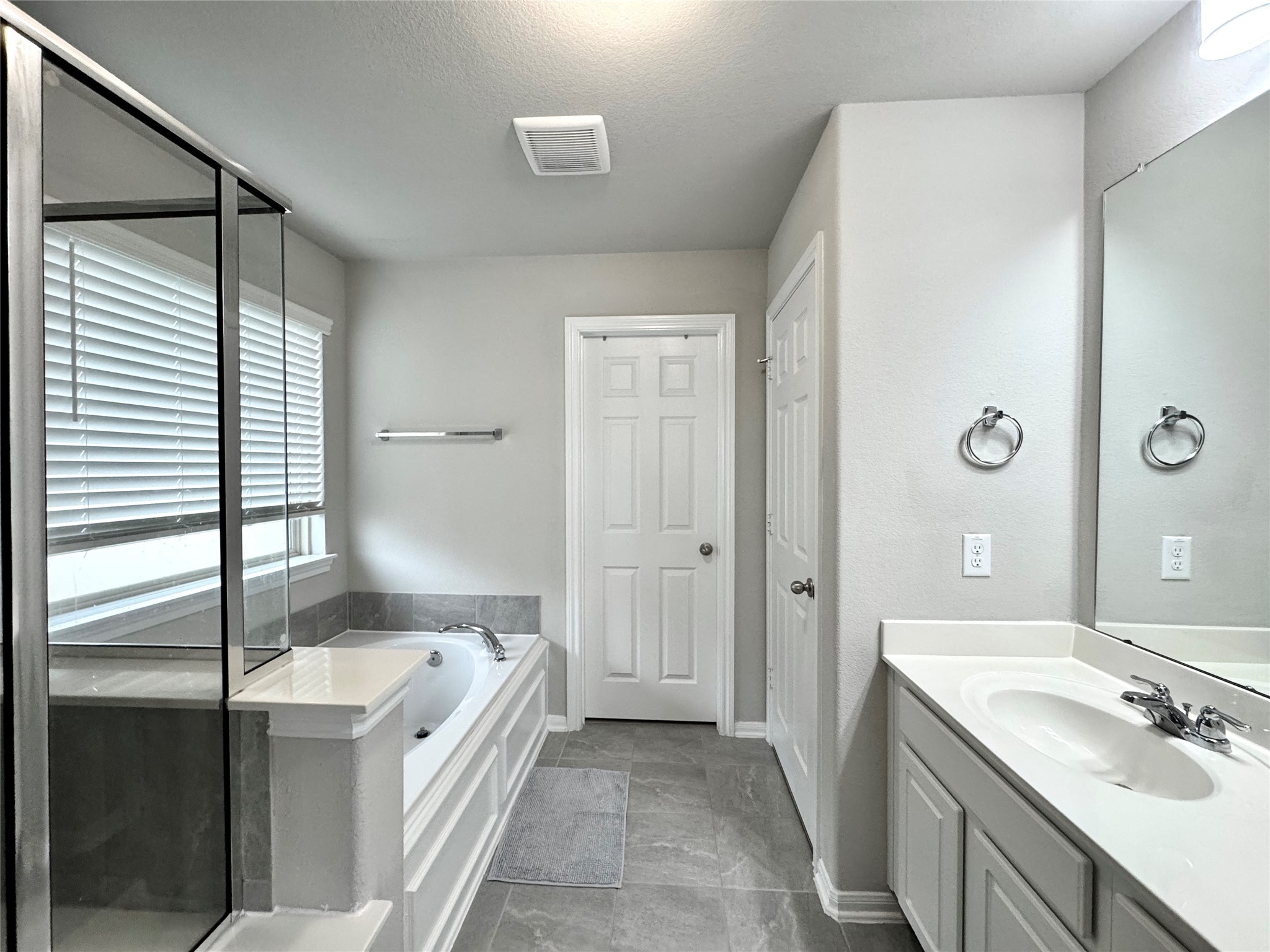 9850 Copper Ranch Trail Richmond, TX 77406 - Photo 11 of 24 Primary Bathroom, double sink and massive closet.