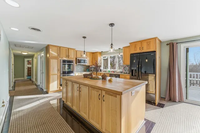 $975,000 | 5 Oak Terrace, Newbury, MA 01922