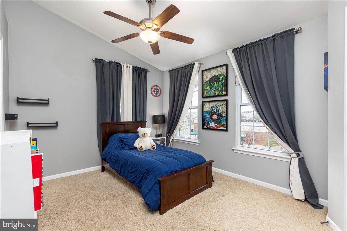 25436 South Riding Boulevard, Unit 2H Chantilly, VA 20152 - Photo 15 of 26 a living room with furniture and a window