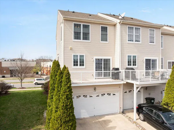 $537,000 | 25436 South Riding Boulevard, Unit 2H, Chantilly, VA 20152