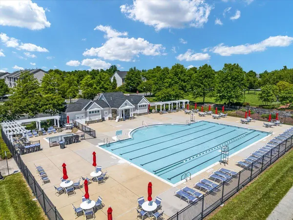 $537,000 | 25436 South Riding Boulevard, Unit 2H, Chantilly, VA 20152