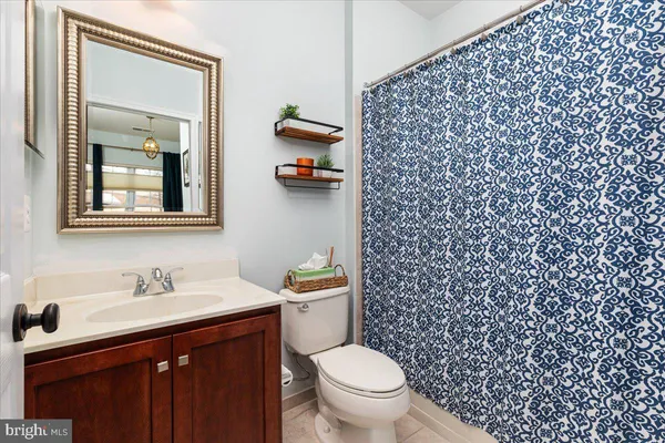 $537,000 | 25436 South Riding Boulevard, Unit 2H, Chantilly, VA 20152