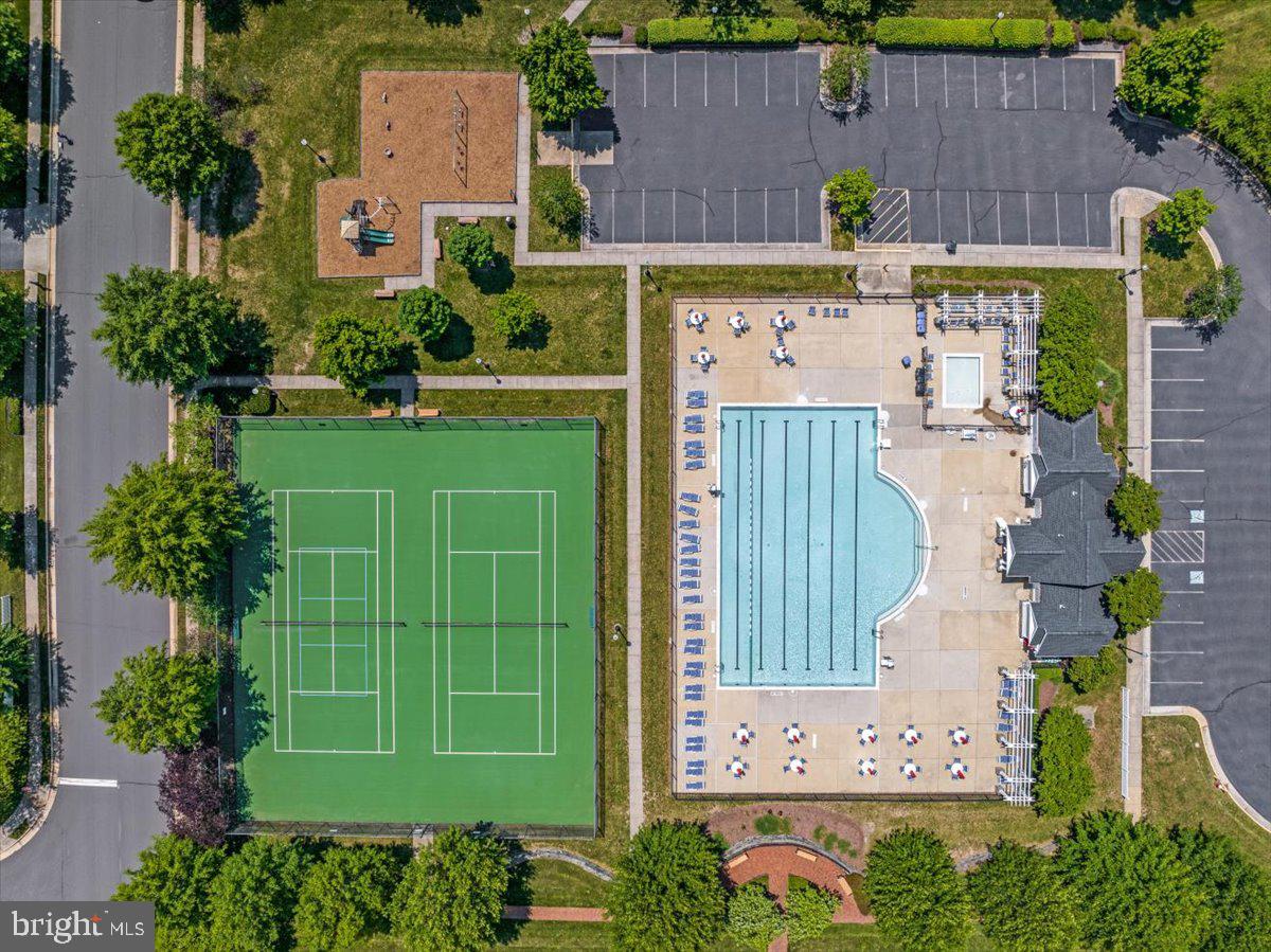 25436 South Riding Boulevard, Unit 2H Chantilly, VA 20152 - Photo 4 of 8 Recreation Oasis: Courts and Pool