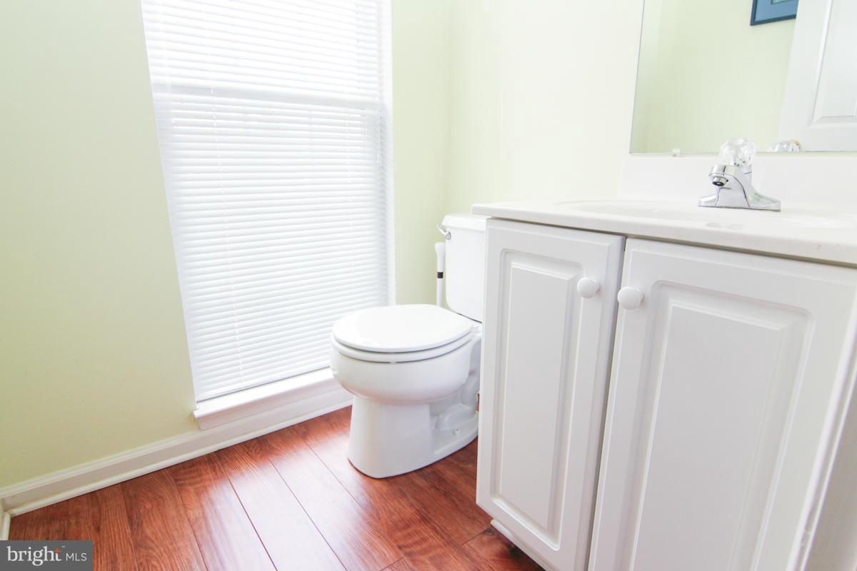 636 Howards Loop Annapolis, MD 21401 - Photo 14 of 29 Bath