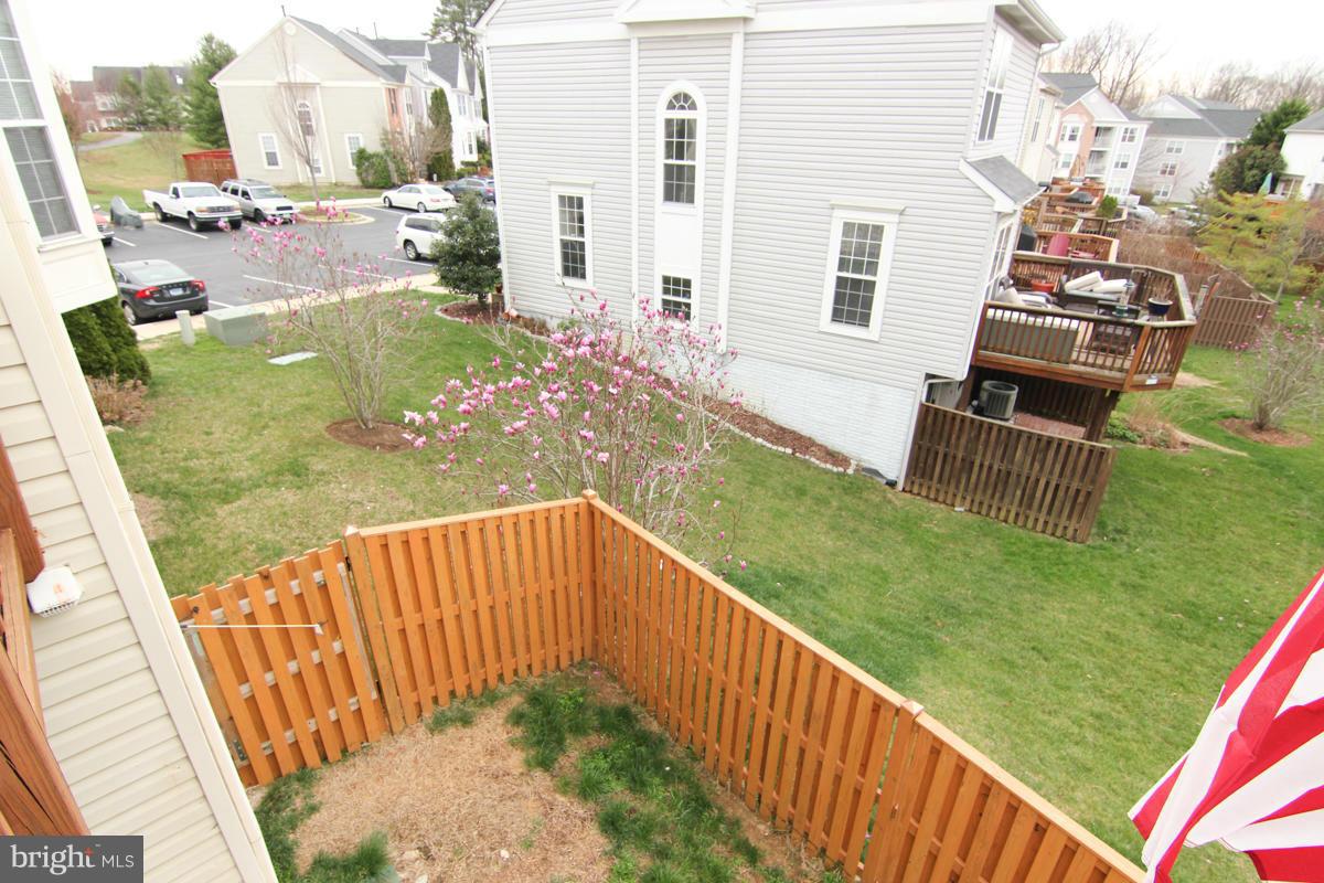 636 Howards Loop Annapolis, MD 21401 - Photo 28 of 29 Exterior (Rear)