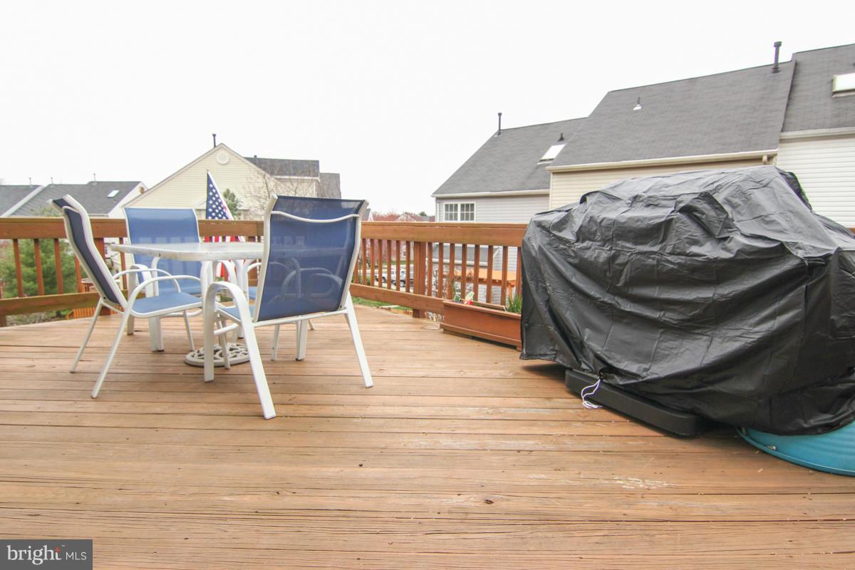 636 Howards Loop Annapolis, MD 21401 - Photo 9 of 29 Exterior (General)