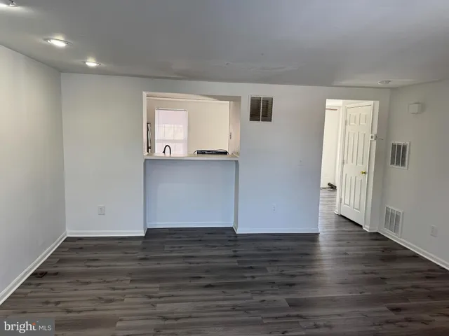 $3,000 | 45414 Gable Square, Sterling, VA 20164