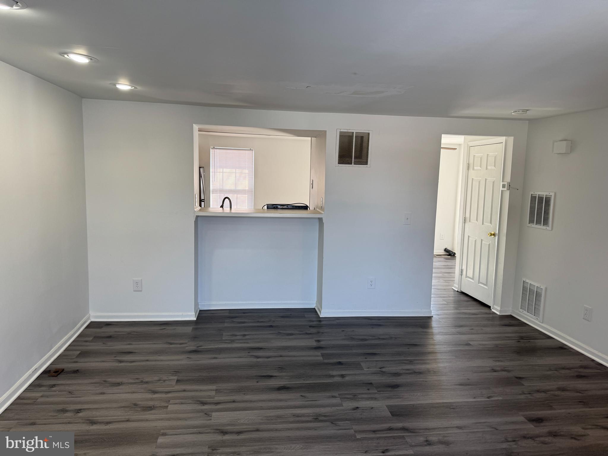 45414 Gable Square Sterling, VA 20164 - Photo 4 of 21