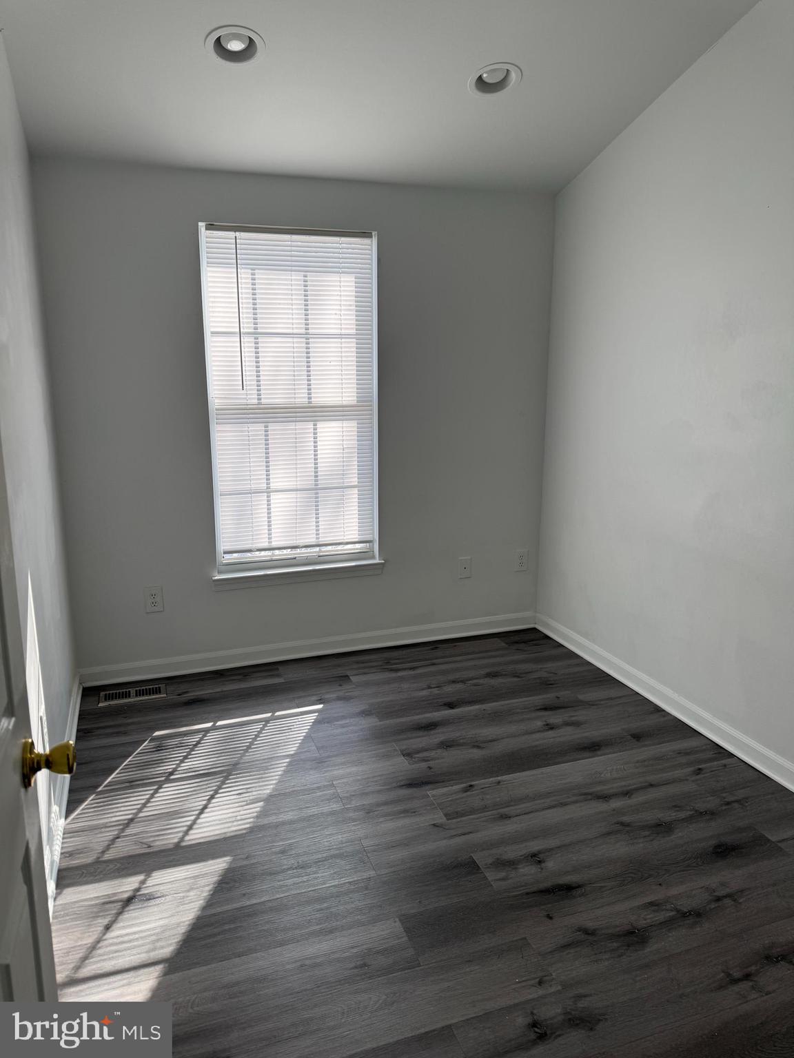 45414 Gable Square Sterling, VA 20164 - Photo 10 of 21