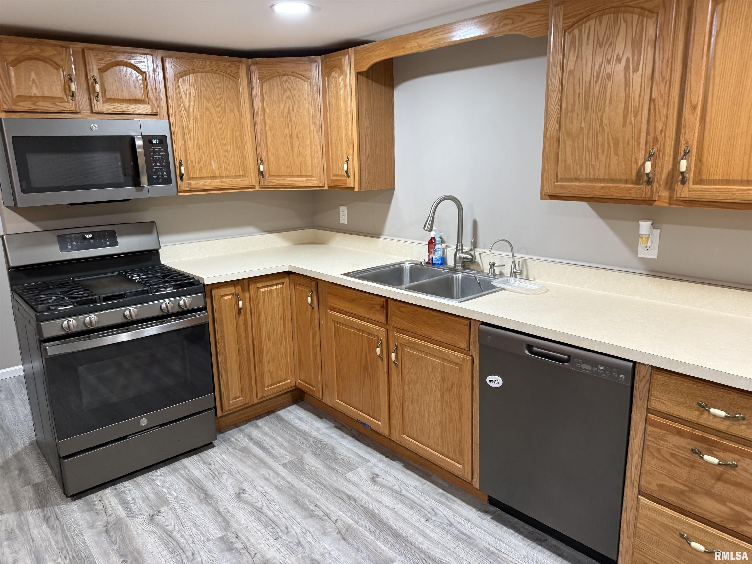 329 West Ridgemont Road Peoria, IL 61614 - Photo 49 of 69 Gallery Image 49