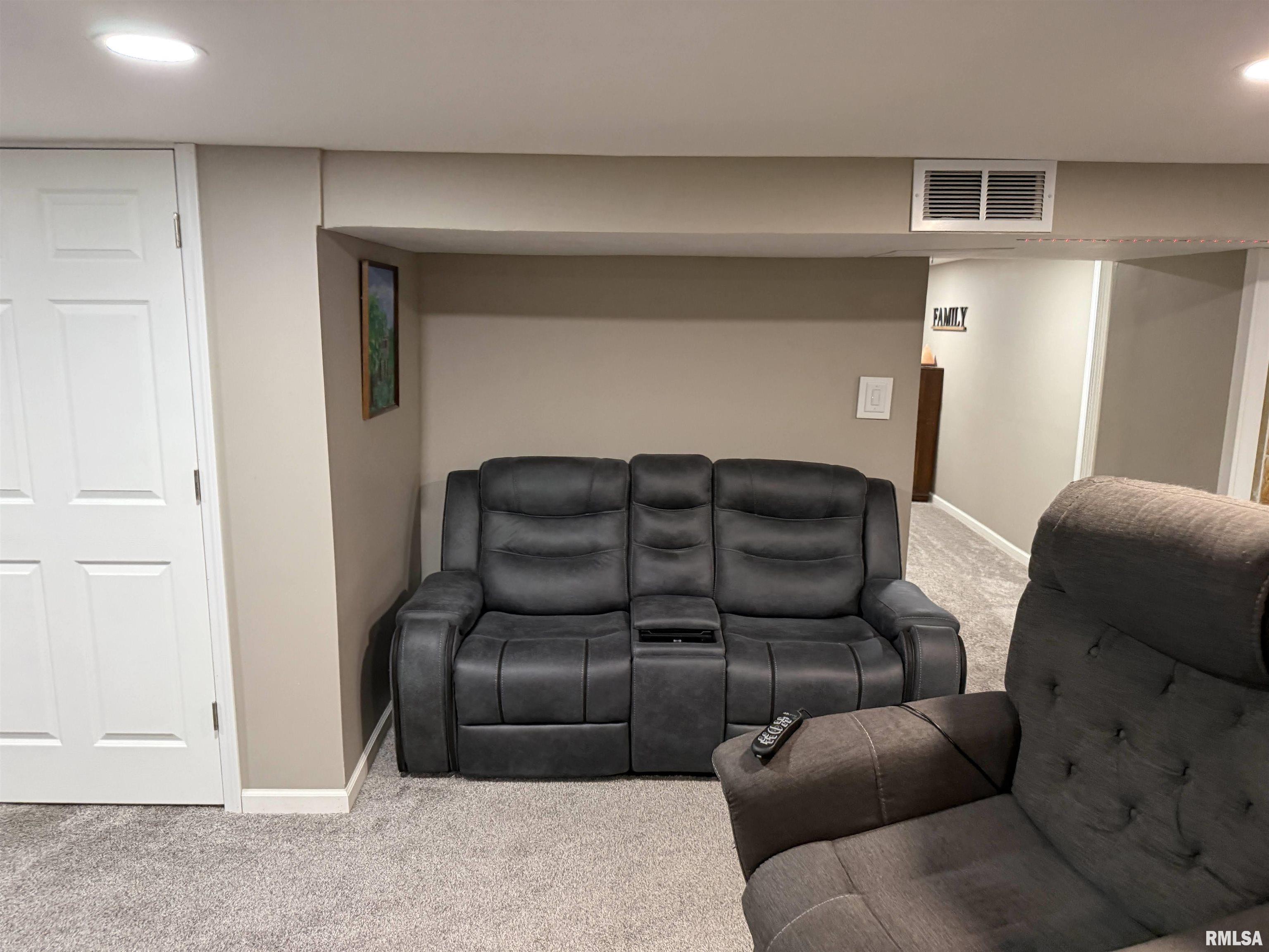 329 West Ridgemont Road Peoria, IL 61614 - Photo 59 of 69 Gallery Image 59