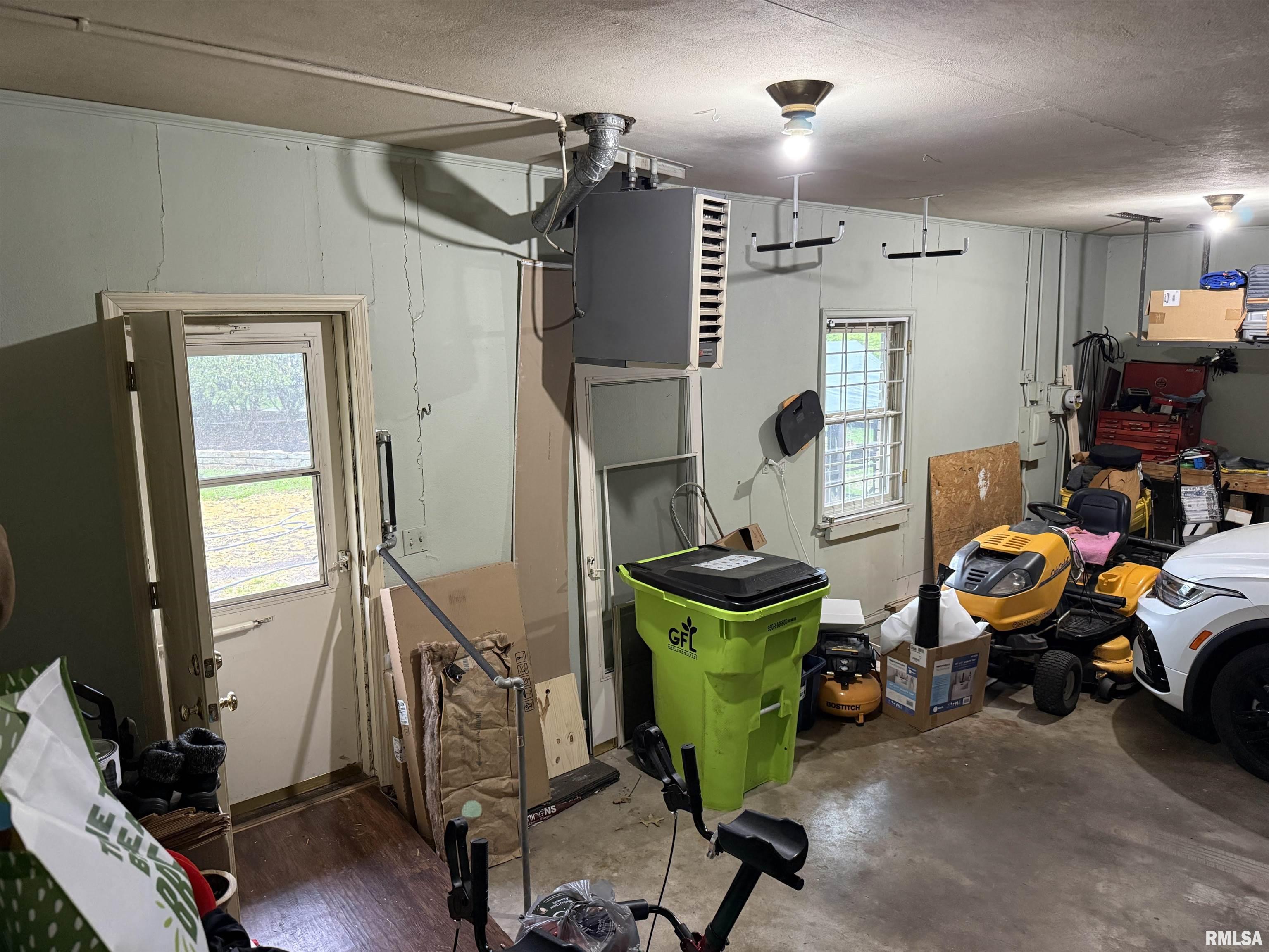 329 West Ridgemont Road Peoria, IL 61614 - Photo 63 of 69 Gallery Image 63