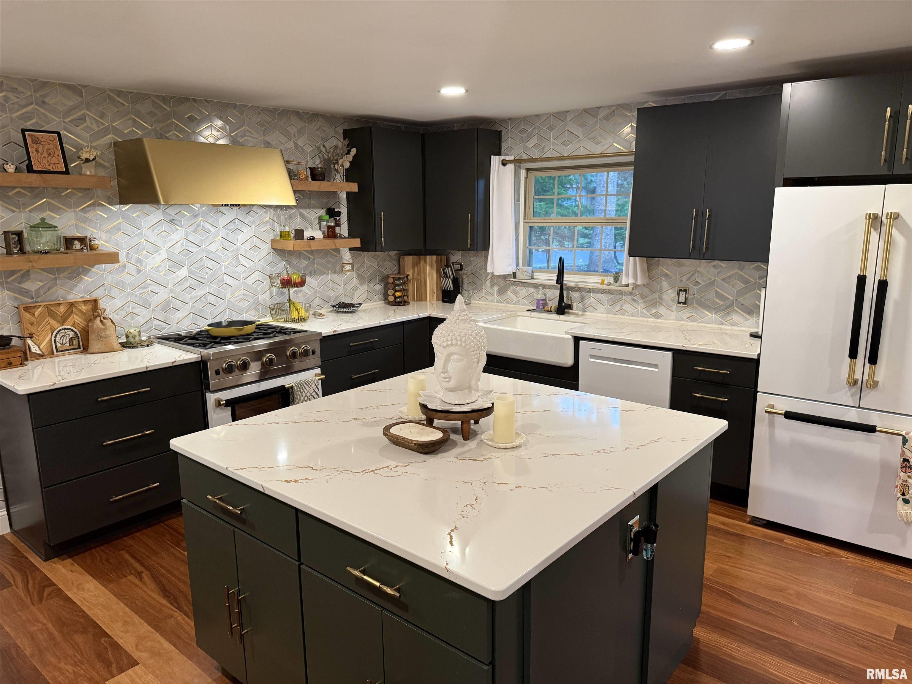 329 West Ridgemont Road Peoria, IL 61614 - Photo 10 of 69 Gallery Image 10
