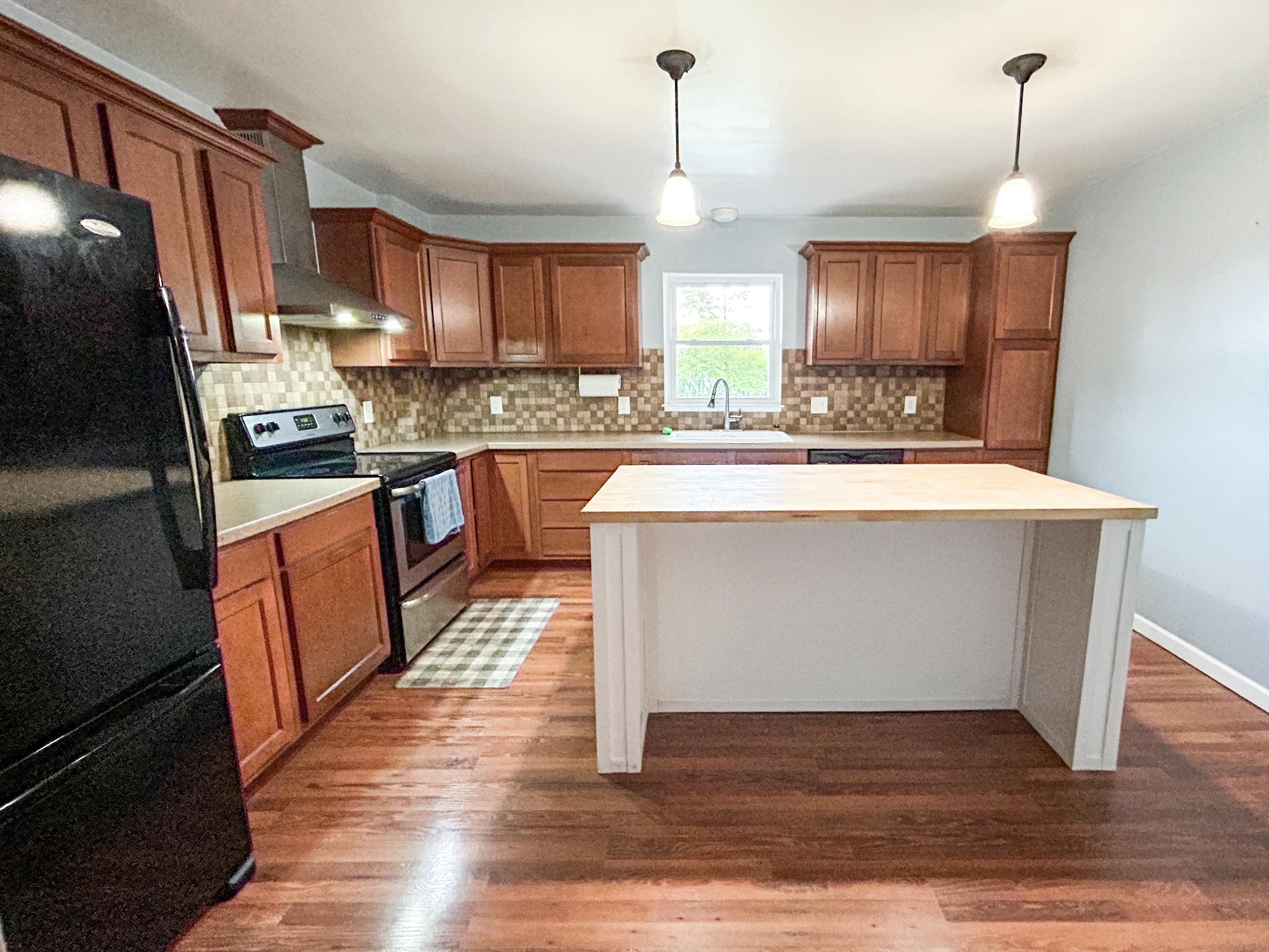 3226 West Willard Road Birch Run, MI 48415 - Photo 8 of 30 50121169-7.JPG