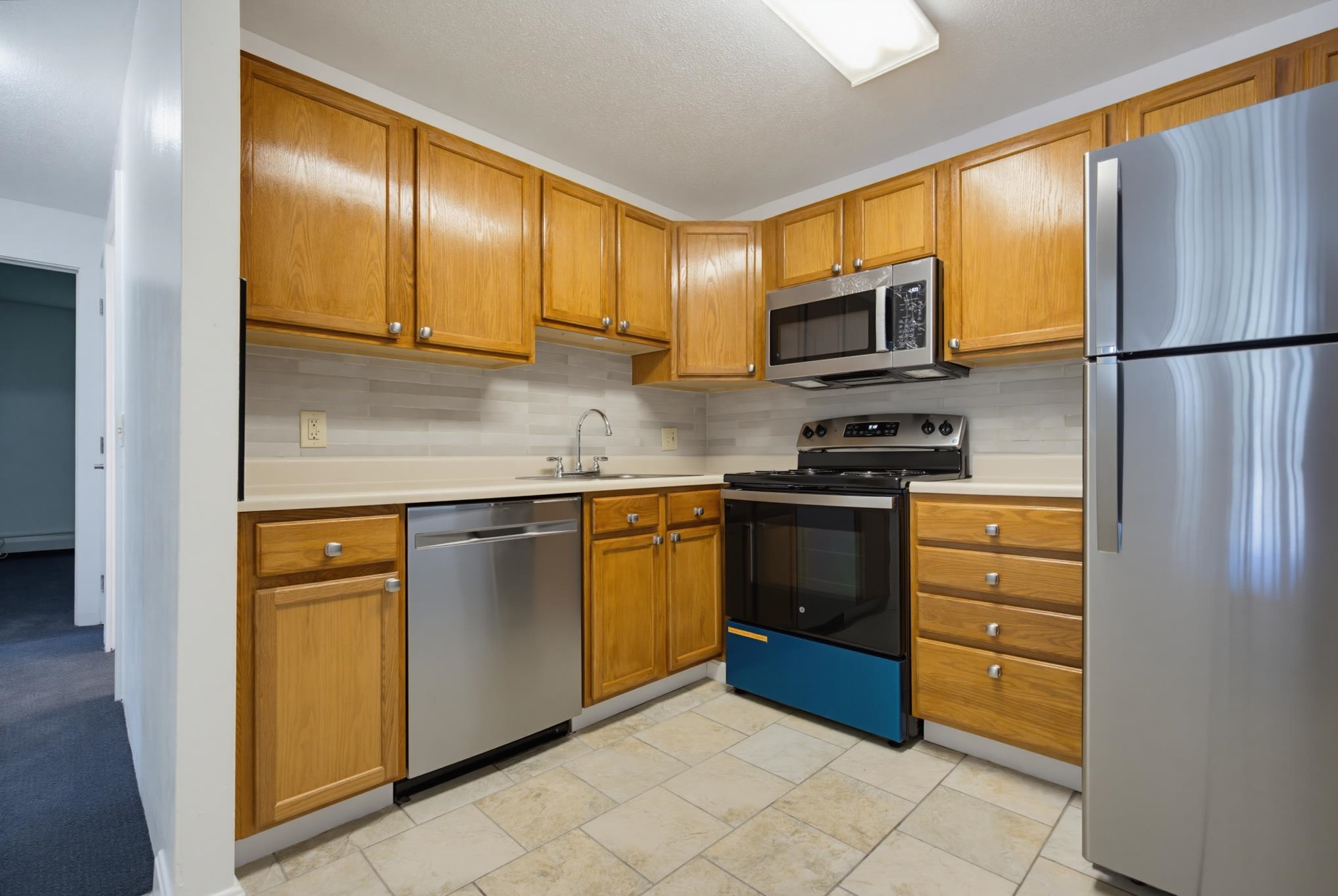 123 English Village Road, Unit 202 Manchester, NH 03102 - Photo 13 of 26