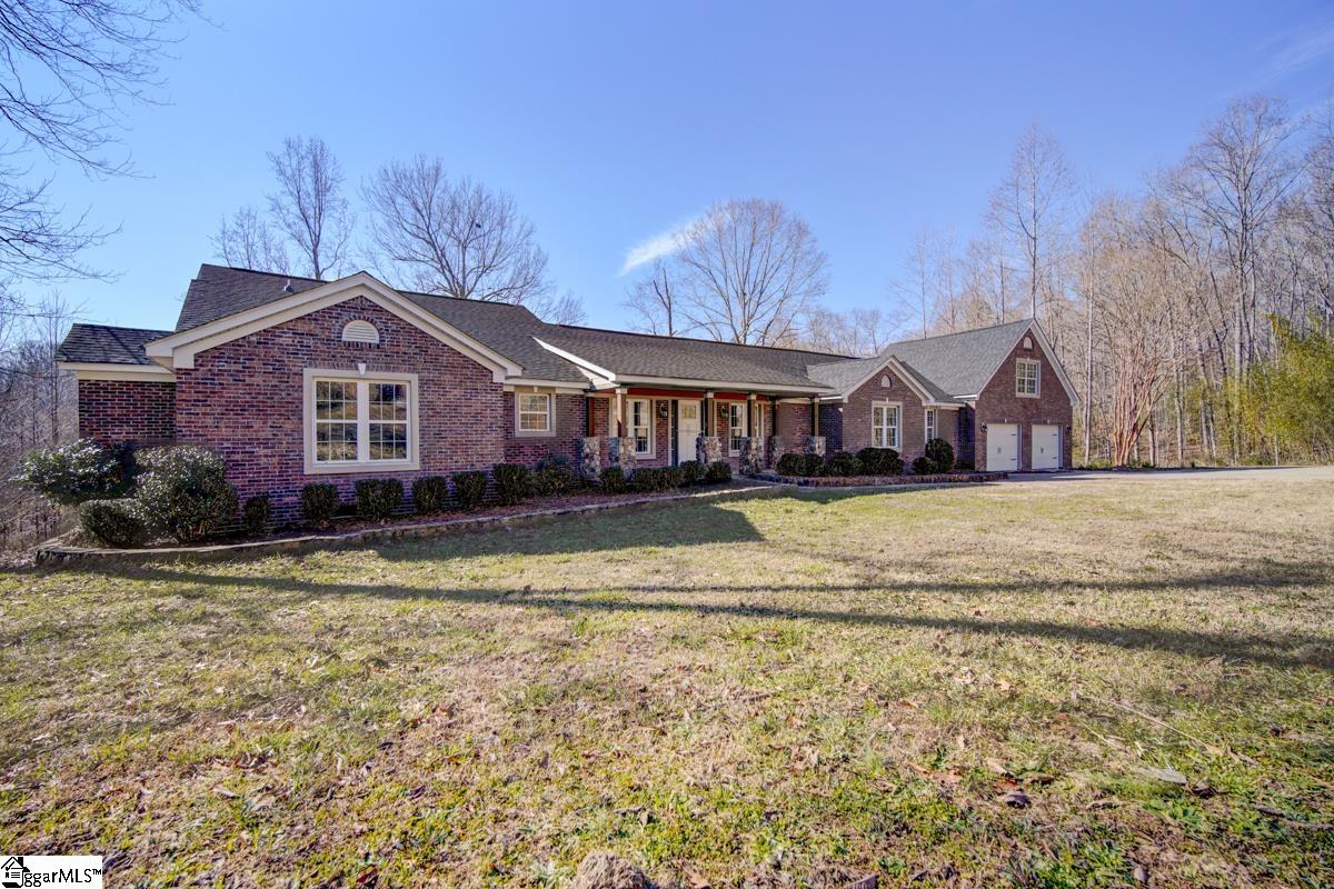 190 Spring Point Drive Easley, SC 29640 - Photo 3 of 36