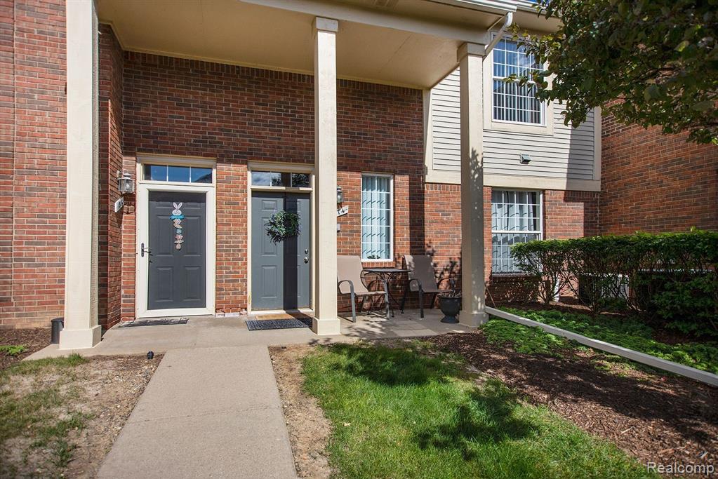 1814 Flagstone Circle Rochester, MI 48307 - Photo 5 of 23