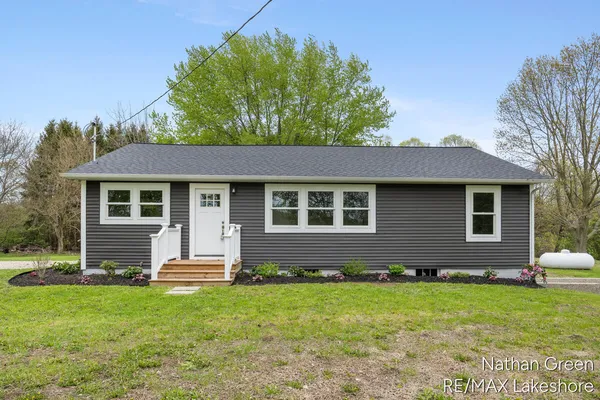 $459,900 | 2015 64th Street, Fennville, MI 49408