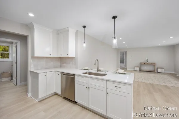 $459,900 | 2015 64th Street, Fennville, MI 49408