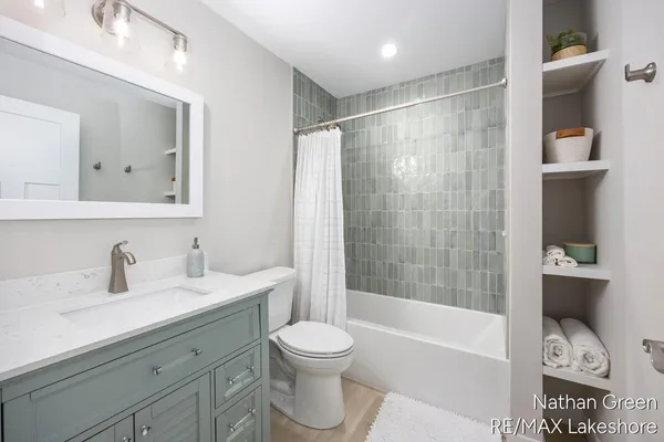$459,900 | 2015 64th Street, Fennville, MI 49408