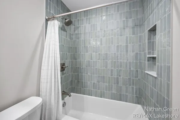 $459,900 | 2015 64th Street, Fennville, MI 49408