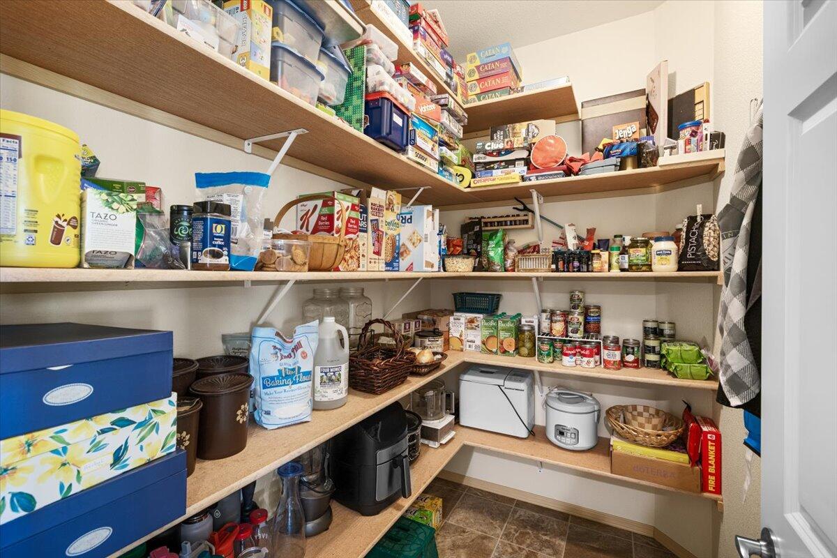 4856 Payne Road Medford, OR 97504 - Photo 28 of 49 Spacious pantry