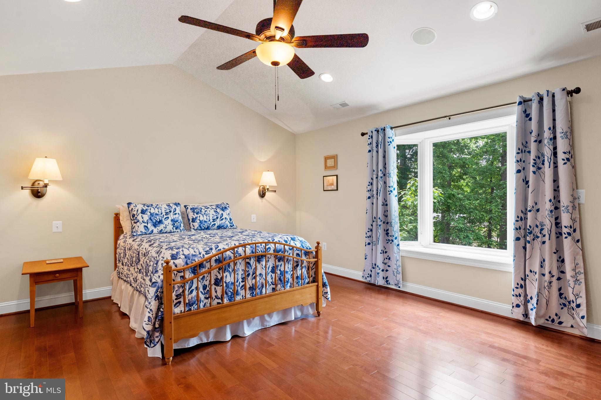 4013 Laurel Road Alexandria, VA 22309 - Photo 33 of 48 Hardwood floors & vaulted ceiling