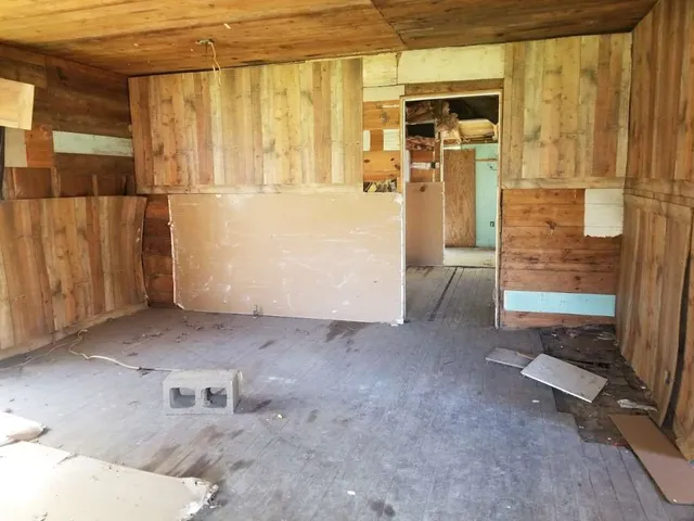 a view of a storage & utility room