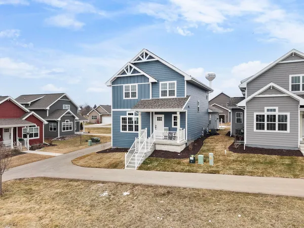$476,900 | 15 Bluestem, Mount Horeb, WI 53572