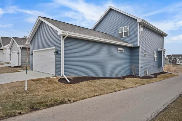 $466,900 | 15 Bluestem, Mount Horeb, WI 53572
