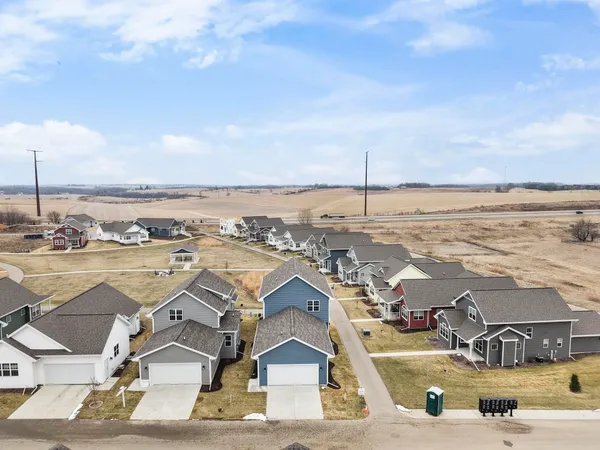 $466,900 | 15 Bluestem, Mount Horeb, WI 53572