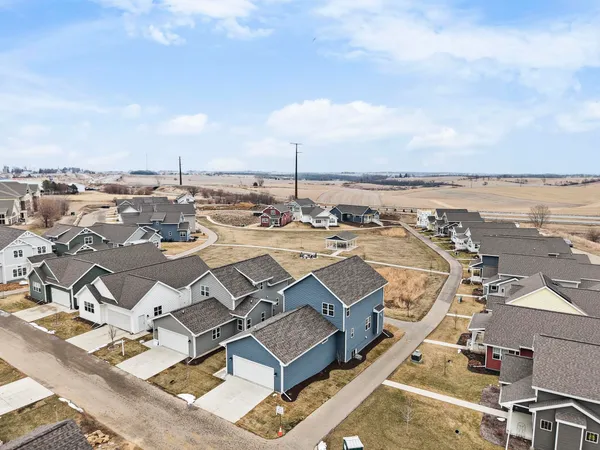 $476,900 | 15 Bluestem, Mount Horeb, WI 53572