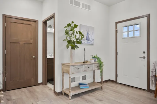 $476,900 | 15 Bluestem, Mount Horeb, WI 53572