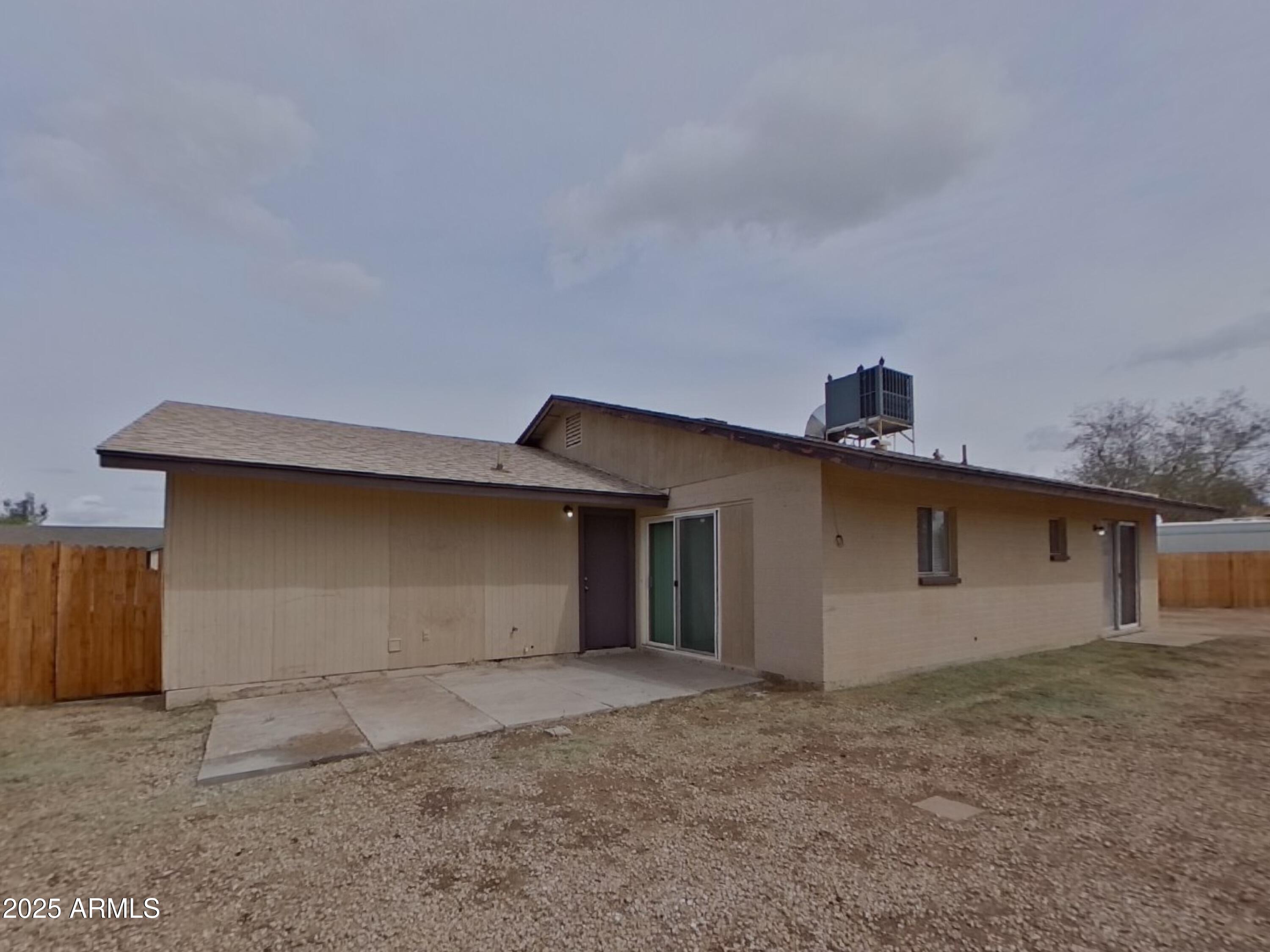 7955 West Montecito Avenue Phoenix, AZ 85033 - Photo 15 of 19 a house with a outdoor space