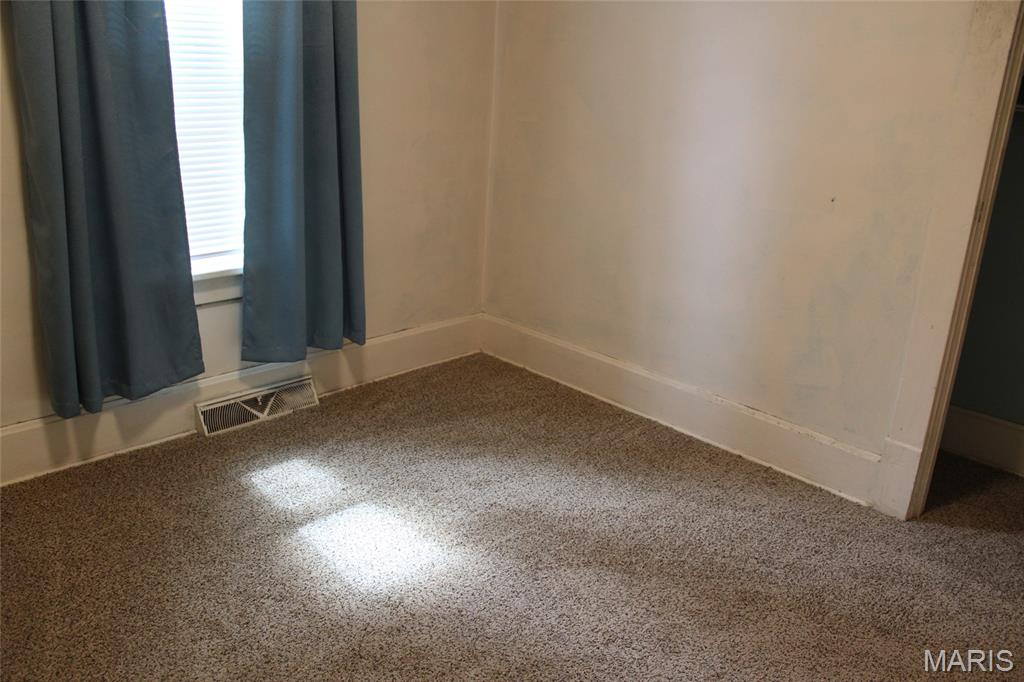 1915 Clawson Street Alton, IL 62002 - Photo 11 of 33