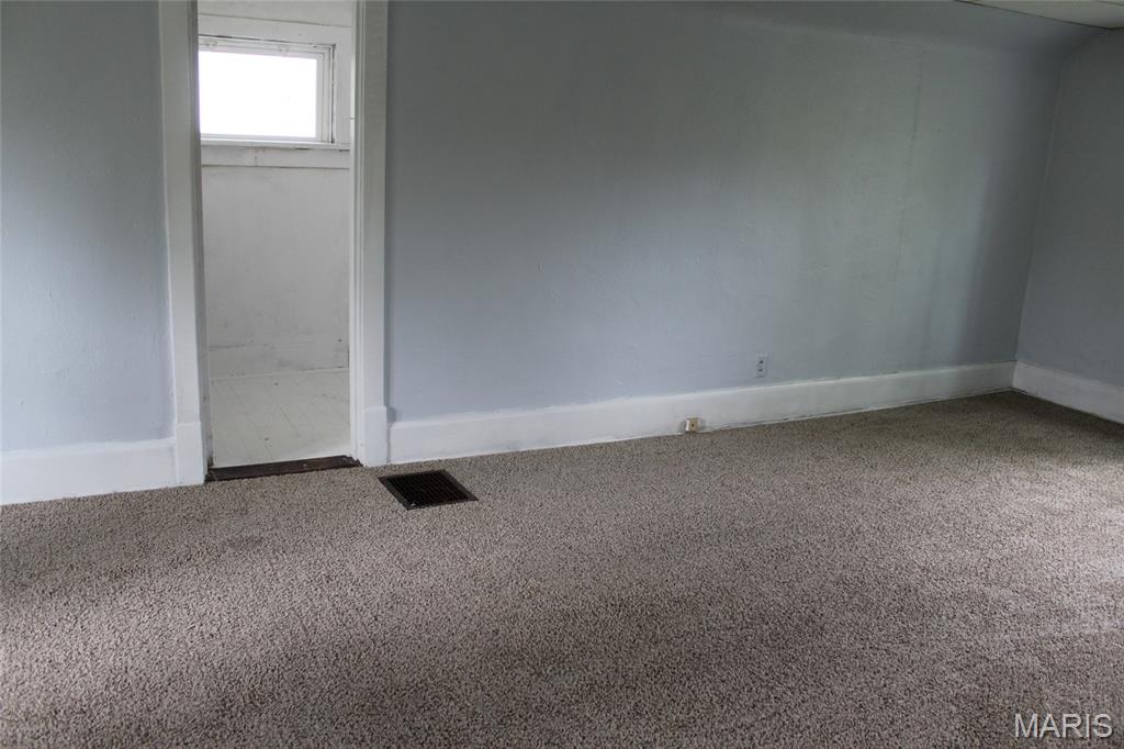 1915 Clawson Street Alton, IL 62002 - Photo 18 of 33