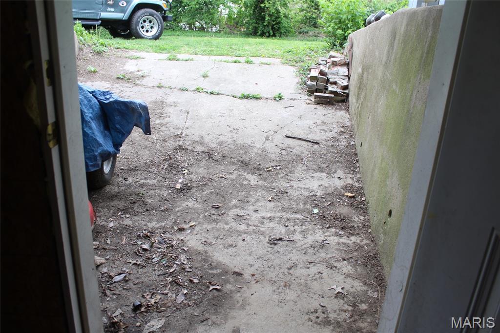 1915 Clawson Street Alton, IL 62002 - Photo 26 of 33