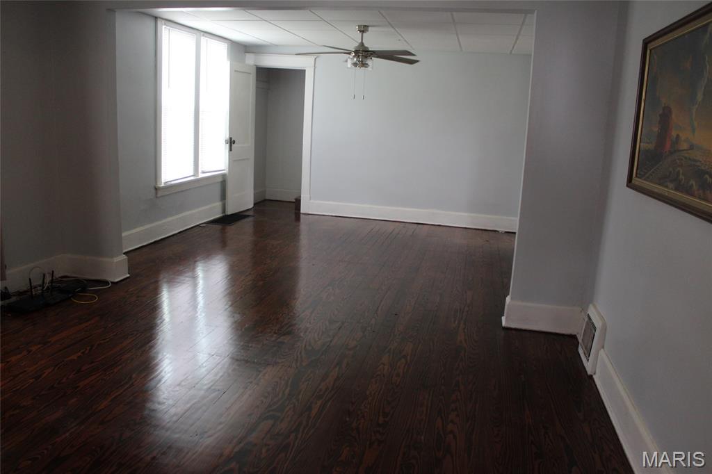 1915 Clawson Street Alton, IL 62002 - Photo 5 of 33