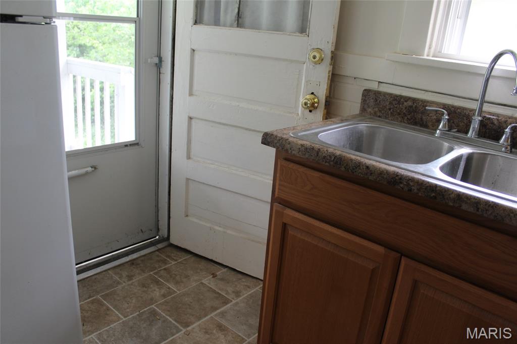 1915 Clawson Street Alton, IL 62002 - Photo 7 of 33