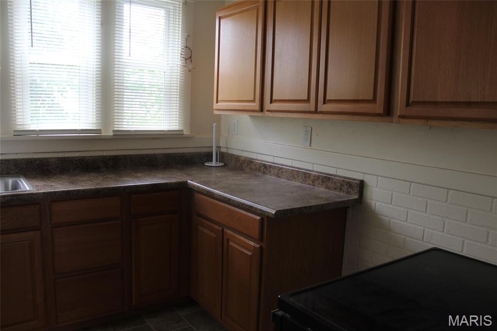 1915 Clawson Street Alton, IL 62002 - Photo 9 of 33