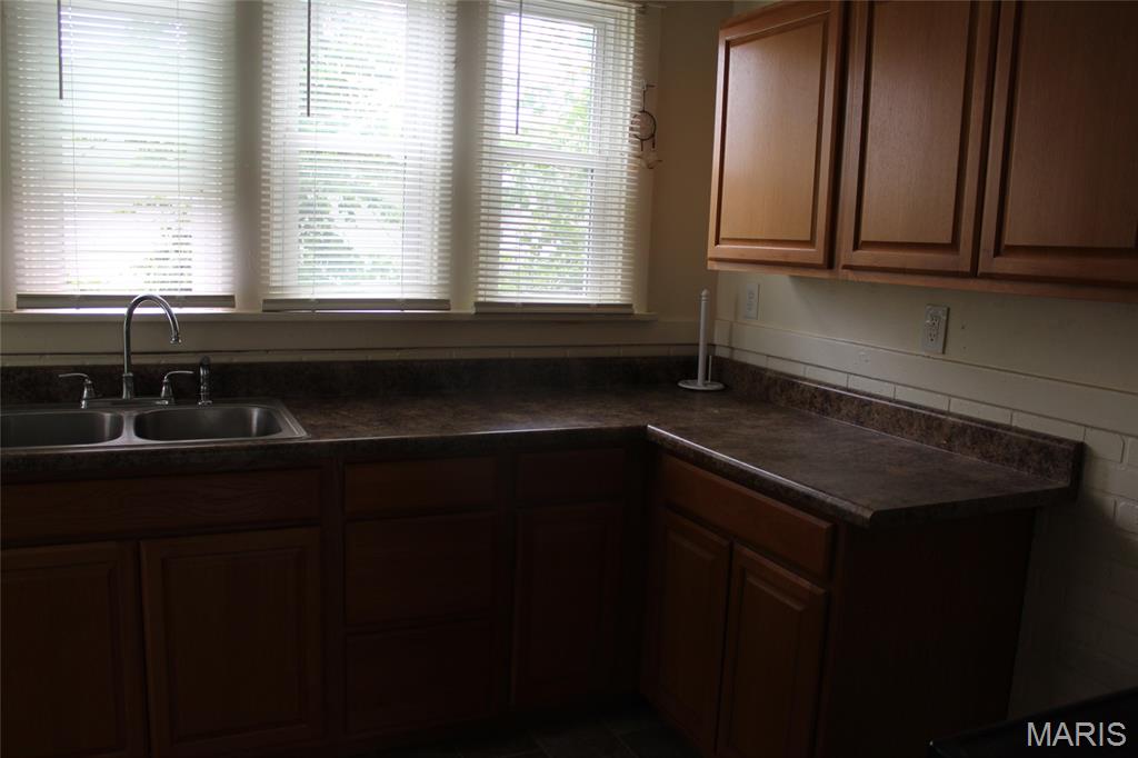 1915 Clawson Street Alton, IL 62002 - Photo 10 of 33