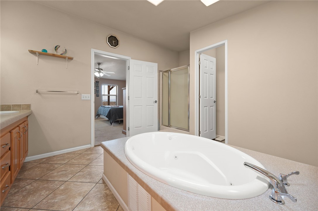 11330 Ali-Chuk Road Yucca, AZ 86438 - Photo 15 of 66 Bathroom