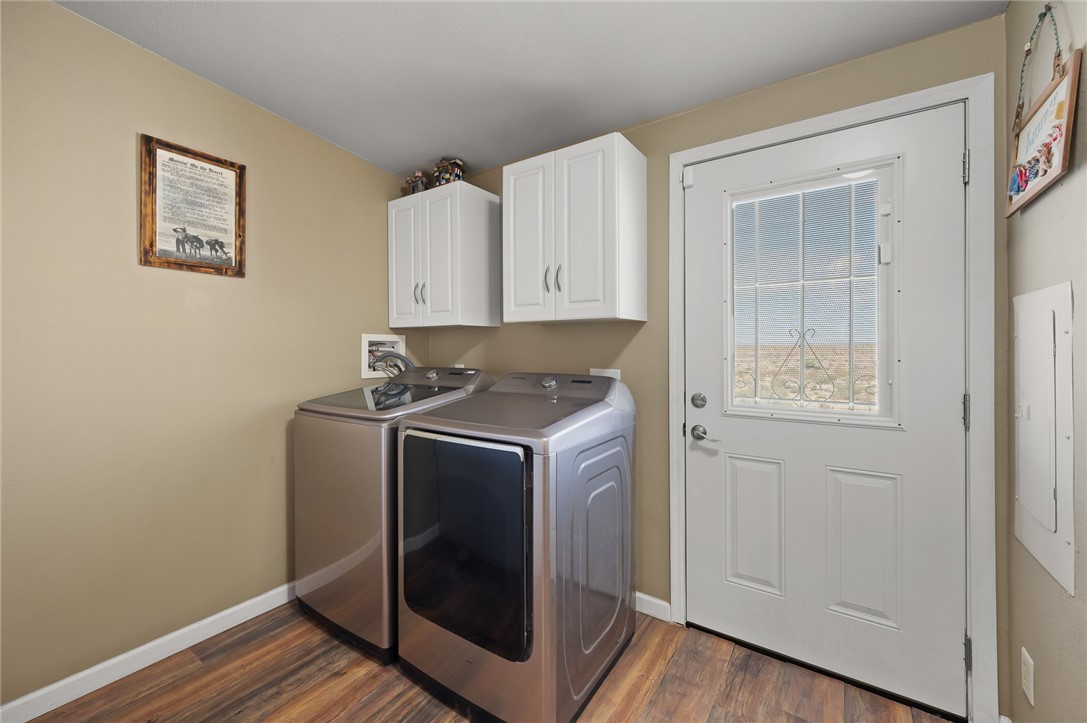 11330 Ali-Chuk Road Yucca, AZ 86438 - Photo 21 of 66 Laundry