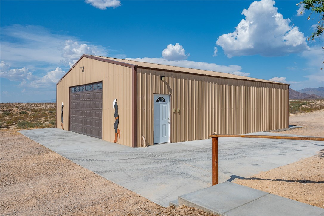 11330 Ali-Chuk Road Yucca, AZ 86438 - Photo 48 of 66 Garage