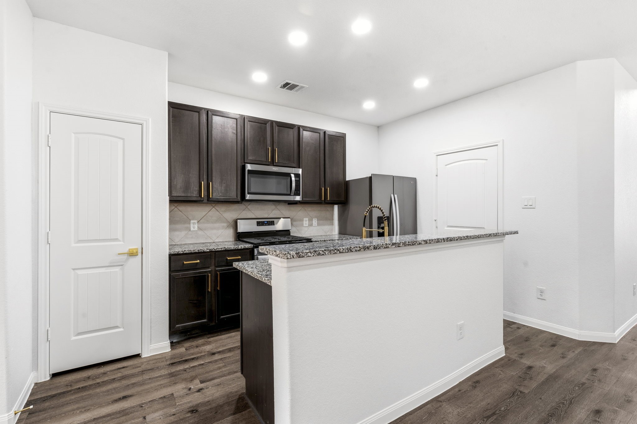 3653 Cub Drive Conroe, TX 77301 - Photo 7 of 33